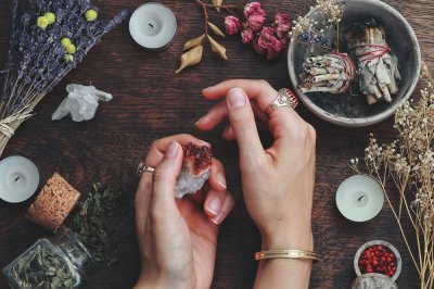 Rituale - kraftvolle Wegbegleiter für Ihre Seele Foto: © Rustic Witch.jpeg @ AdobeStock